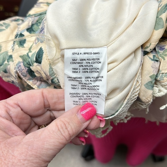 NWT Ryu boutique showers with lace and size zip size medium. - Picture 7 of 7